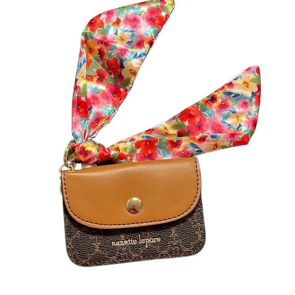 Nanette Lepore credit card holder - Picture 1 of 3